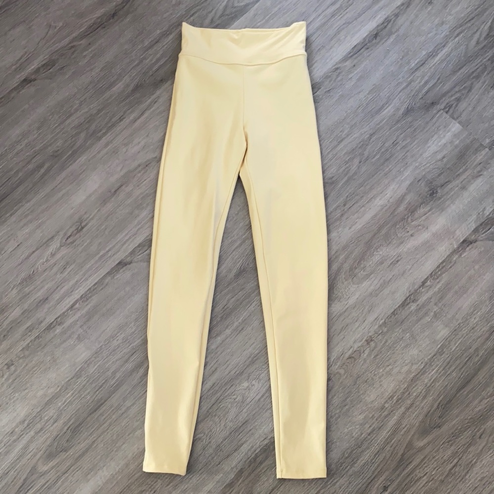 Live the process yellow leggings size xs